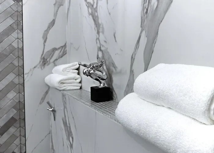 Hanza Tower Times Square Apartment