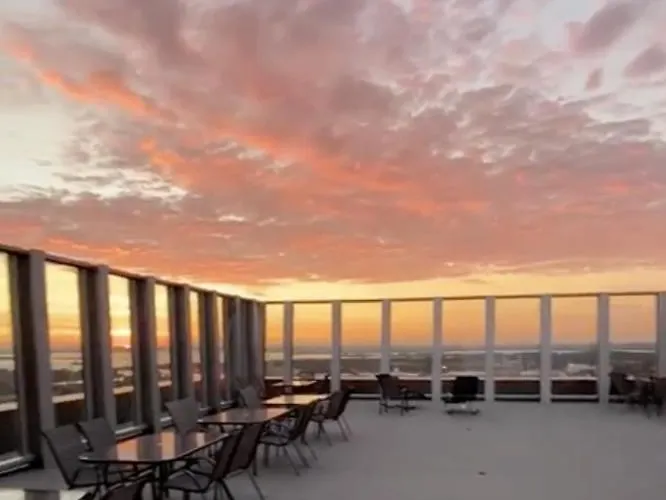 Hanza Tower Times Square Apartament *